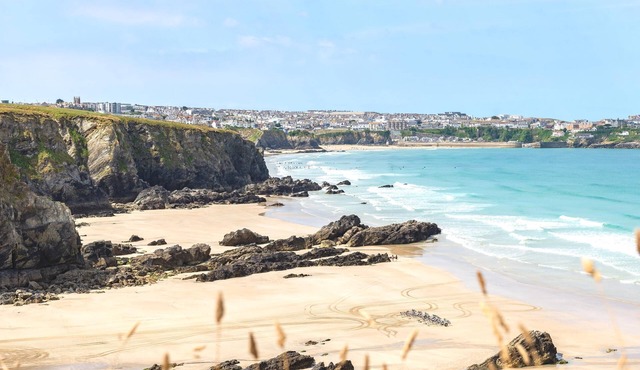 2 Bolowthas Court-Spacious apartment close to beaches, parking, coastal and sea views.