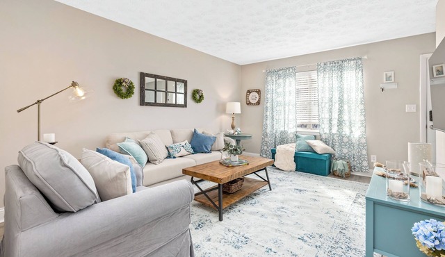 2 BR/1.5 BA Townhome, Pets OK, Near NGMC, Longer Stays OK, In-Unit W/D