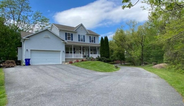 2 BR/1.5 Bath Basement, Private Entrance & Parking