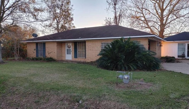 2 BR 1 Bath + 1 BR 1 Bath Studio Apt Pet Friendly Fenced Yard Country Setting
