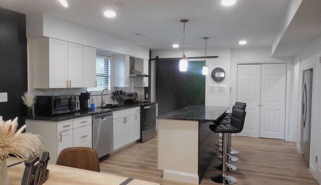 2 BR/2.5 Bath townhouse walking distance to stadium
