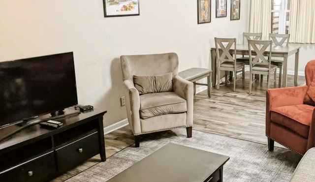 2 Br 2 b Condo at Unv of Notre Dame, Short and long term stays welcome! ND Foot