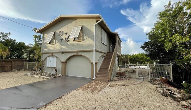 2 BR/2 BA Canal Home in Little Torch Key - Big Boat Access and Dockage