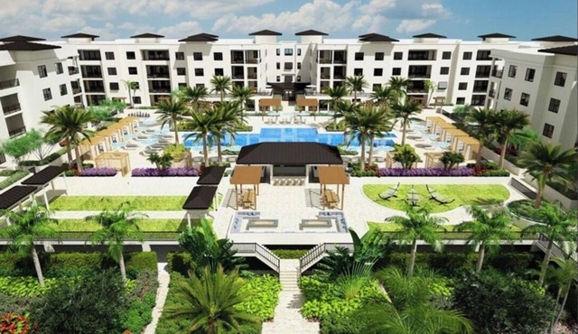 2 BR/2 BA condo in highly sought after downtown Naples ,Florida