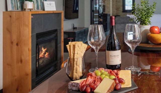 2 BR 2 BA in Canal Park Close to everything!