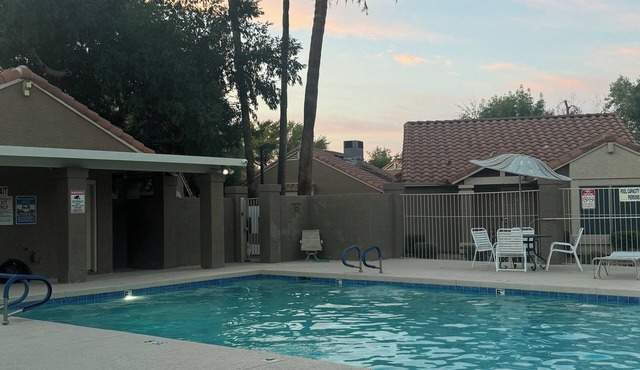 2 Br 2 Ba. Sports, Golf & Shops ⚾🏈🏒 Snowbirds welcome! Mo. to Mo. lease ok.
