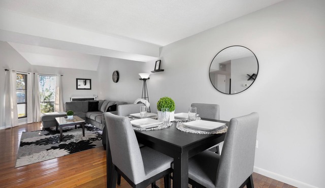 2 BR/2 bath King-suite townhouse right next to WVU Stadium & Hospital