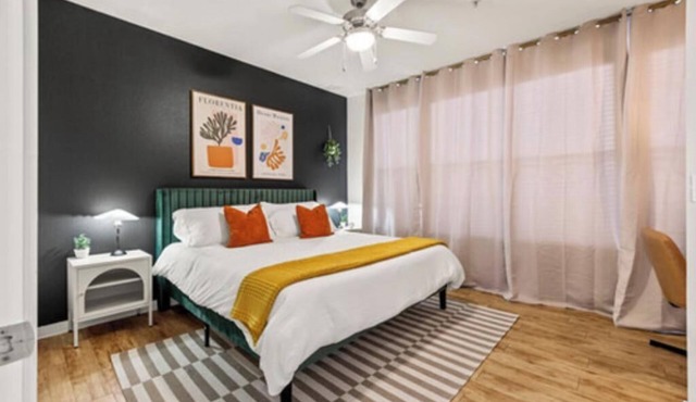 2 BR|2 Baths| Heart of D/T, near AAC & Aquarium