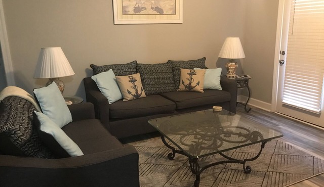 2 BR/2BA Condo1 King/2 Full beds Sleeps 6 close to OWA & Foley Tourism Complex