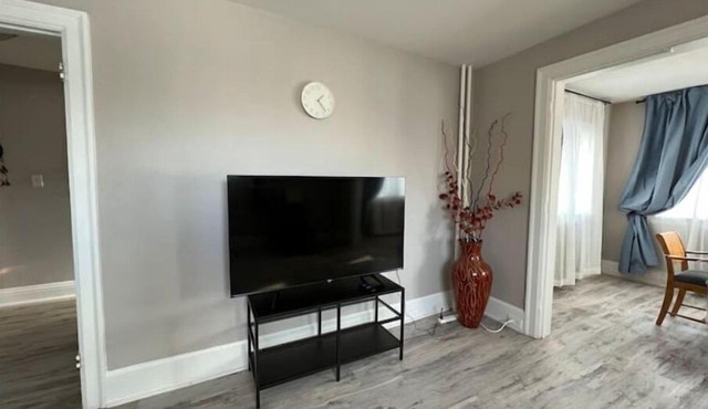 2 br/3 beds with free wifi, parking and much more
