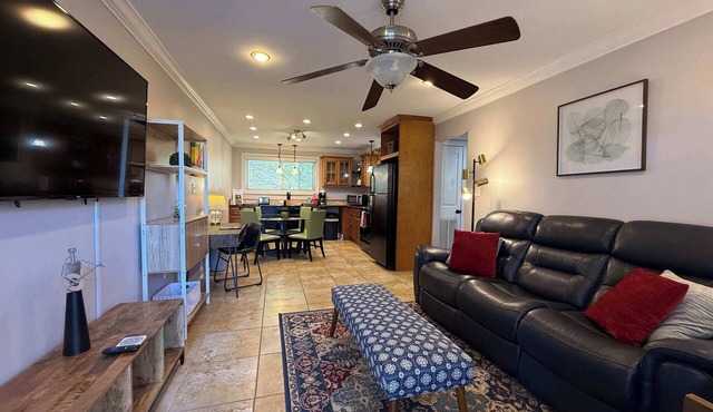 2 BR apartment with laundry, pool