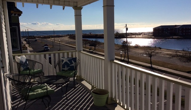 2 BR Apartment with amazing ocean and lake views