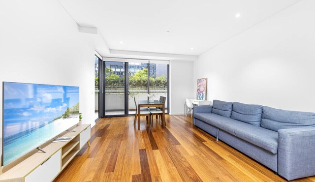 2 BR Apt in heart of Burwood