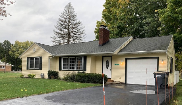 2 BR Beauty - Lg yard/patio - 10 min to beach!