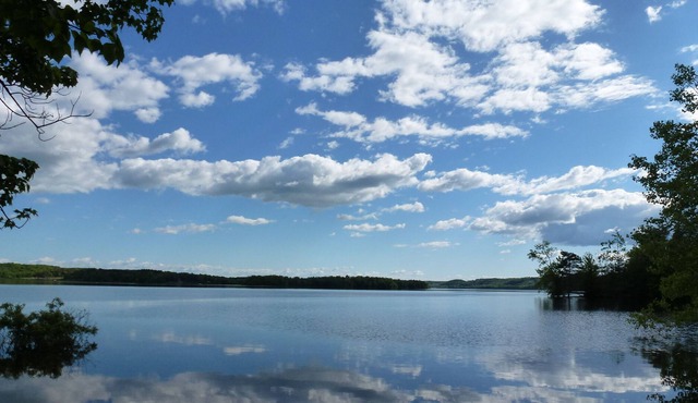 2 BR COTTAGE ON 25 ACRE LAKEFRONT ESTATE