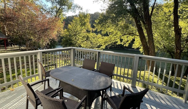 2 BR Cottage on the River