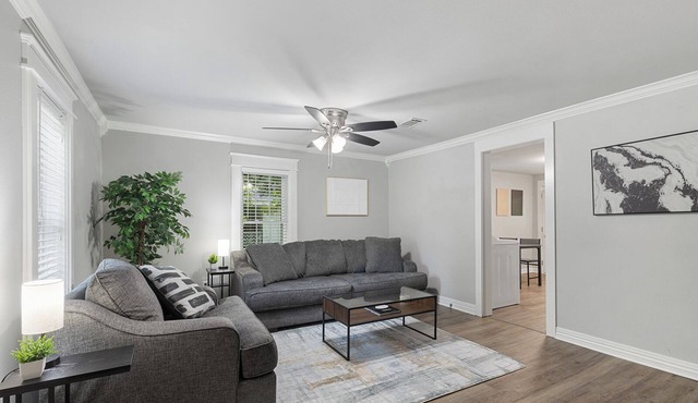 2 BR Cozy and Stylish Home