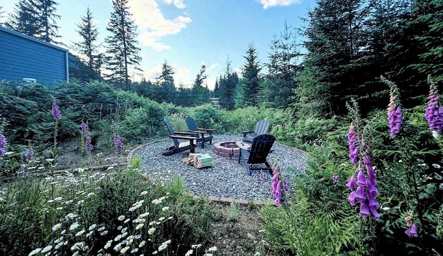 2 BR Dog-friendly Cabin Near River w/Fire Pit