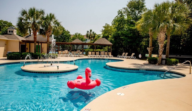2 BR Dog-Friendly Condo W/Free Golf Cart, Pool and Other Resort Amenities