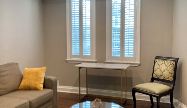 2 BR., FREE WIFI & Laundry, Mondawmin Metro, Mall and Baltimore Druid Hill Park