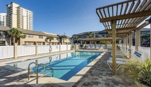 2 BR Gulf Front Complex - Heated Pool - Ask about SNOWBIRD DISCOUNTS!