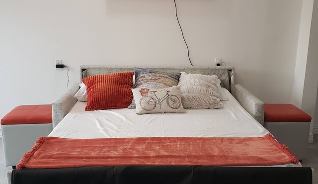 2 Br home, Sleeps 10, 1 min walk to Rosarito Beach