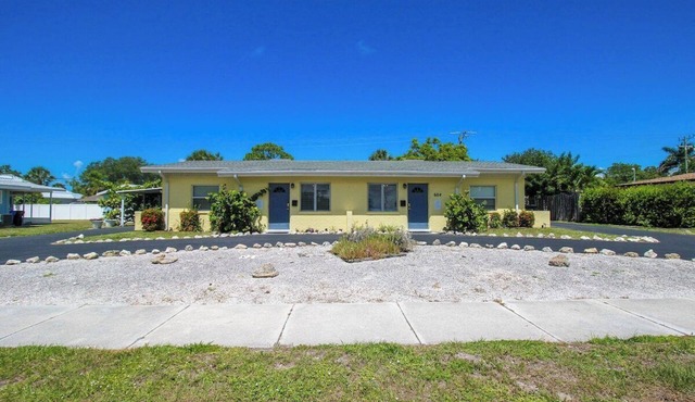 2 BR Home with private beach access to Golden Beach - Luna Sea