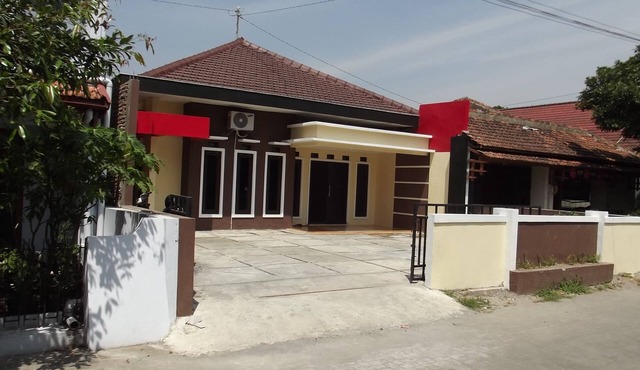 2 BR House Near Hartono Mall and Monjali