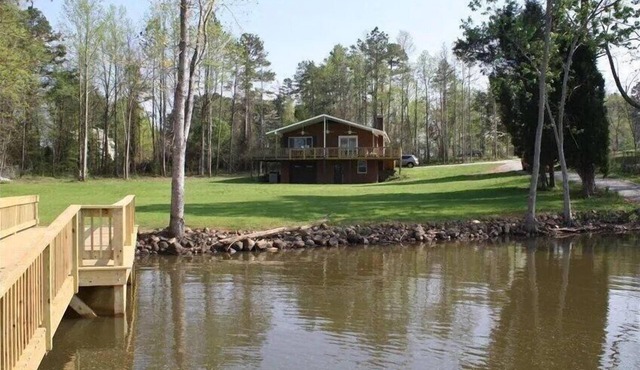 2 BR House with Lake Frontage, Floating Dock, and Boat Launch