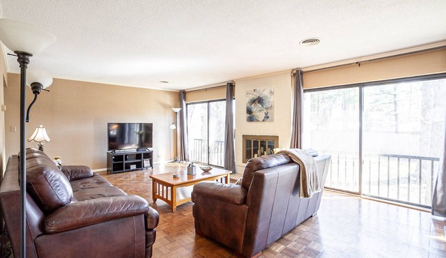 2 Br in Germantown Long-term stays