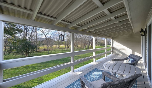 2 BR Lake Conroe Condo | Peaceful Porch | Gated Community | Near Waterpoint Marina