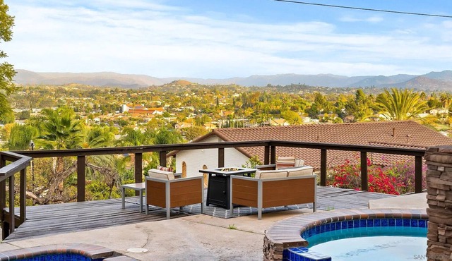 2 BR Oasis w/ View Near: Safari | Wineries | Lakes
