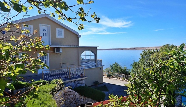 2-BR Seaview Apartment in Barić Draga
