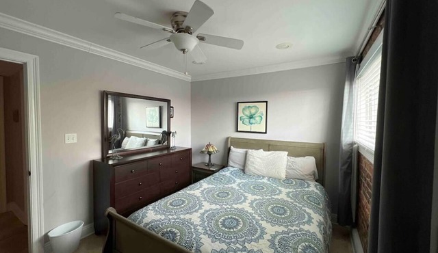 2 br Steps from Tiger Stadium