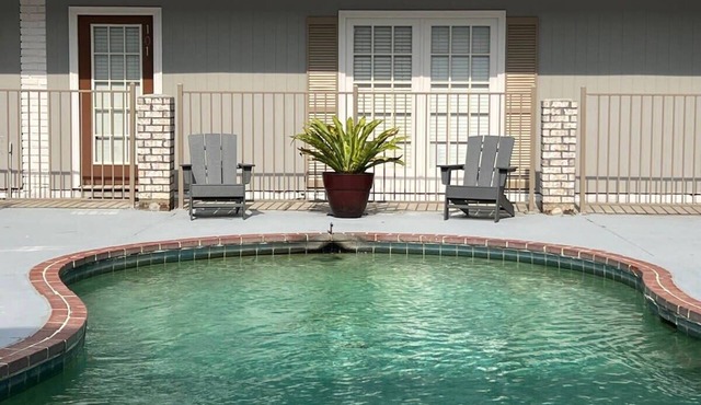 2 br washer dryer Near LSU Tiger Stadium