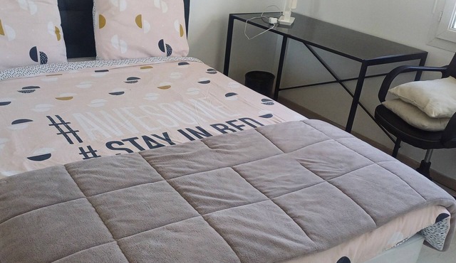 2 BRIGHT ROOMS IN A HOMESTAY