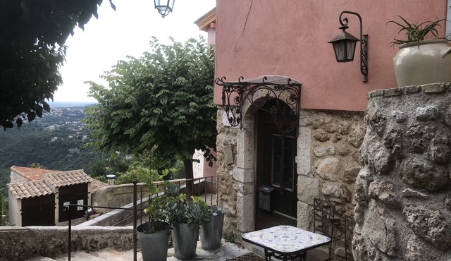 2* "brocante spirit" furnished accommodation