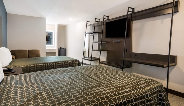 2 Budget-Friendly Rooms in Forest Hill with Easy Access to Local Attractions