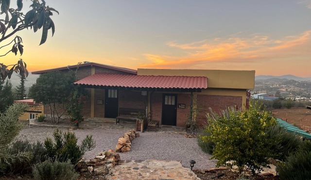 2 Cómodas habitaciones independientes con terraza y bonita vista al valle.