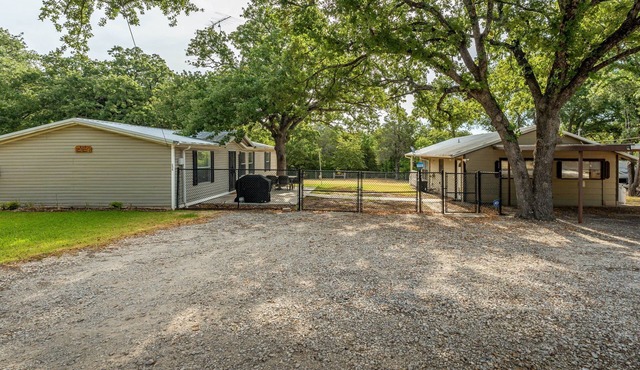 2 Cabins, 1 Price! Swim & Fish Nearby! Dogs OK