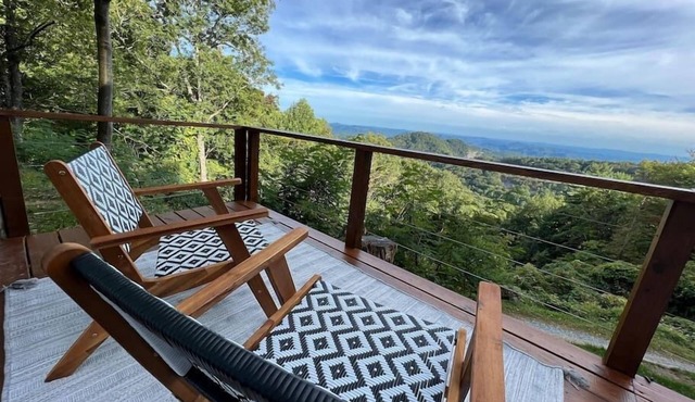 2 Cabins, 100 Mile Views, Hot Tub, 2½ miles to BR