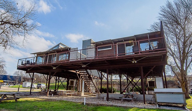 2 Cabins-3 Acre Waterfront Property-10 Min to New Braunfels
