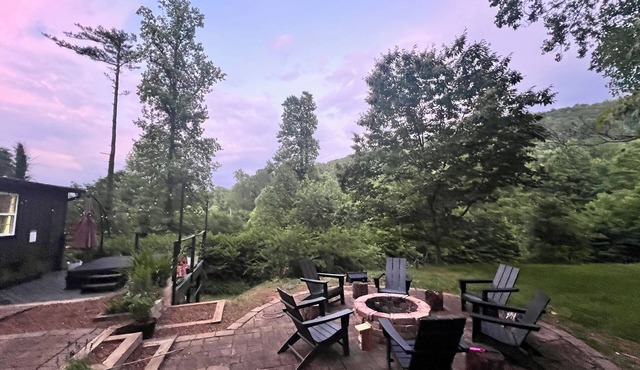 2 CABINS, 3 ACRES- HOT TUB VIEWS & ACCESS TO THE STATE PARK TRAILS
