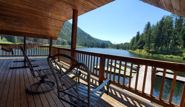 2 cabins private lake front