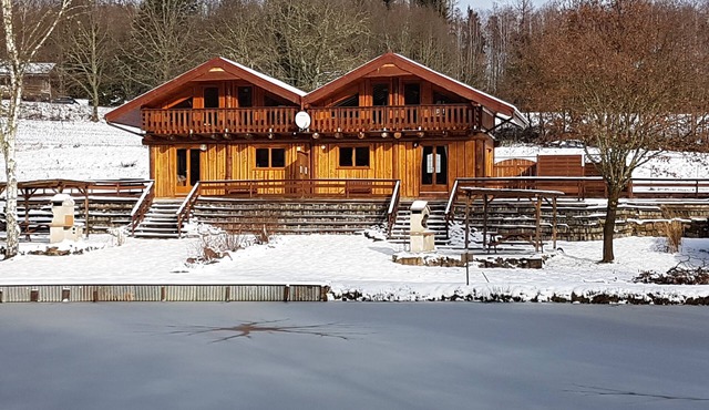 2 CHALETS MITOYENS AU CALME , DANS MASSIF VOSGIEN