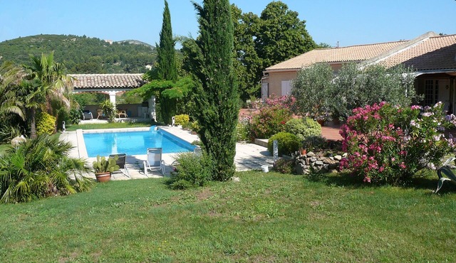 2 chambres d'Hôtes in Bastide in large wooded park with swimming pool sleeps 6