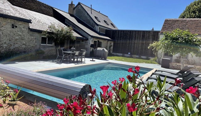 2 character gîtes, swimming pool, Châteaux de la Loire, 6 bedrooms 4SDBWC, 12 pers.