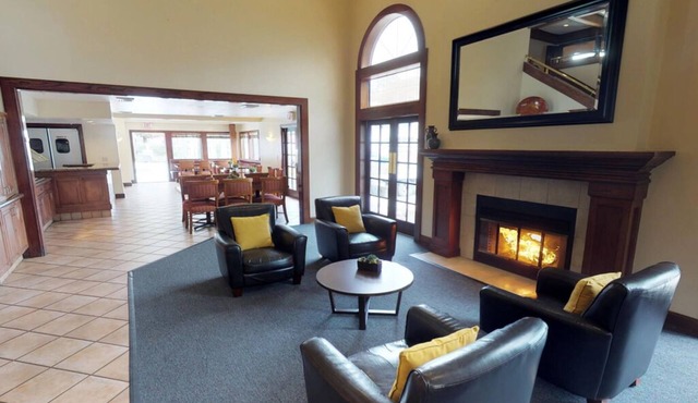 2 Charming Suite Perfect for Family Vacations or Long-Term Business Stays