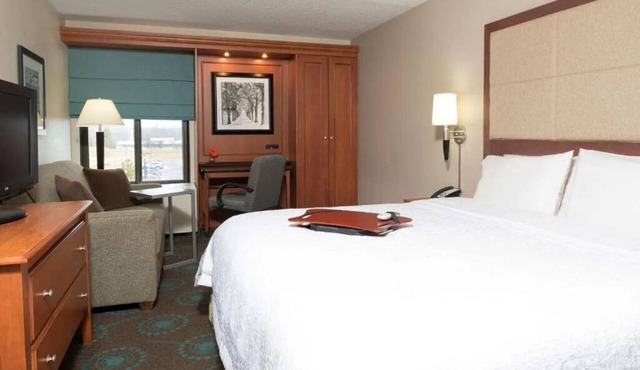 2 Charming Suites Near UM w/Free Breakfast & Onsite Parking Plus Free Parking