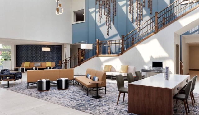 2 Chic Accommodations w/Restaurant & On-Site Parking! Walking distance to Metro